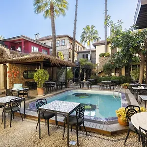 Excellent Flat Near Hadrians Gate Apartment